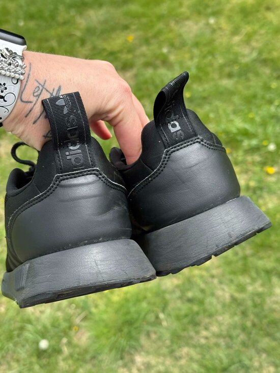 Adidas Mens sz 7 all Black Sneakers Minimalist Athleisure Gym Running Shoes 3288 main image 11